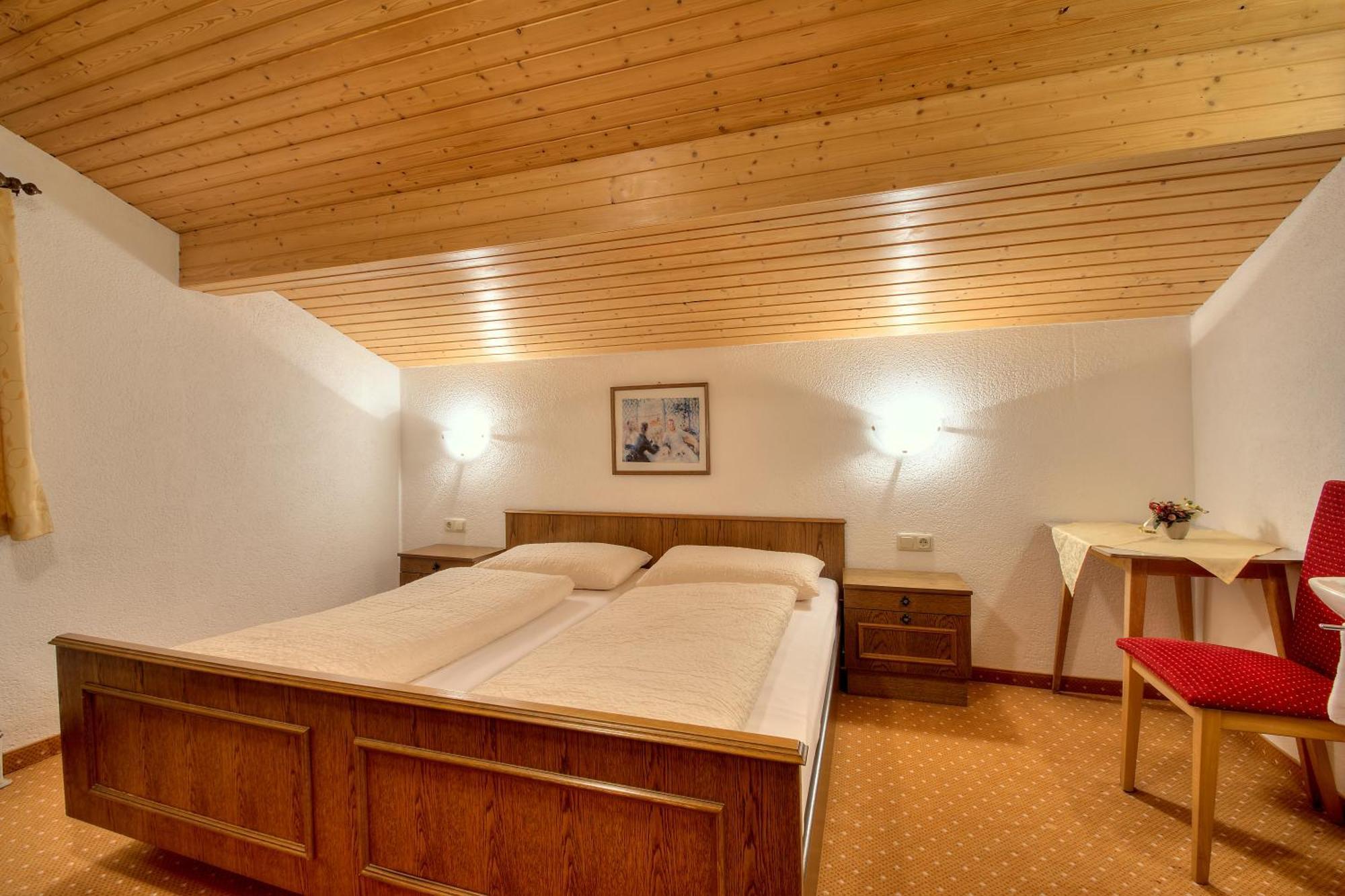 Ferienhaus Bergkristall بيتنيو آم أرلبرغ الغرفة الصورة